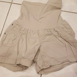 Maternity shorts